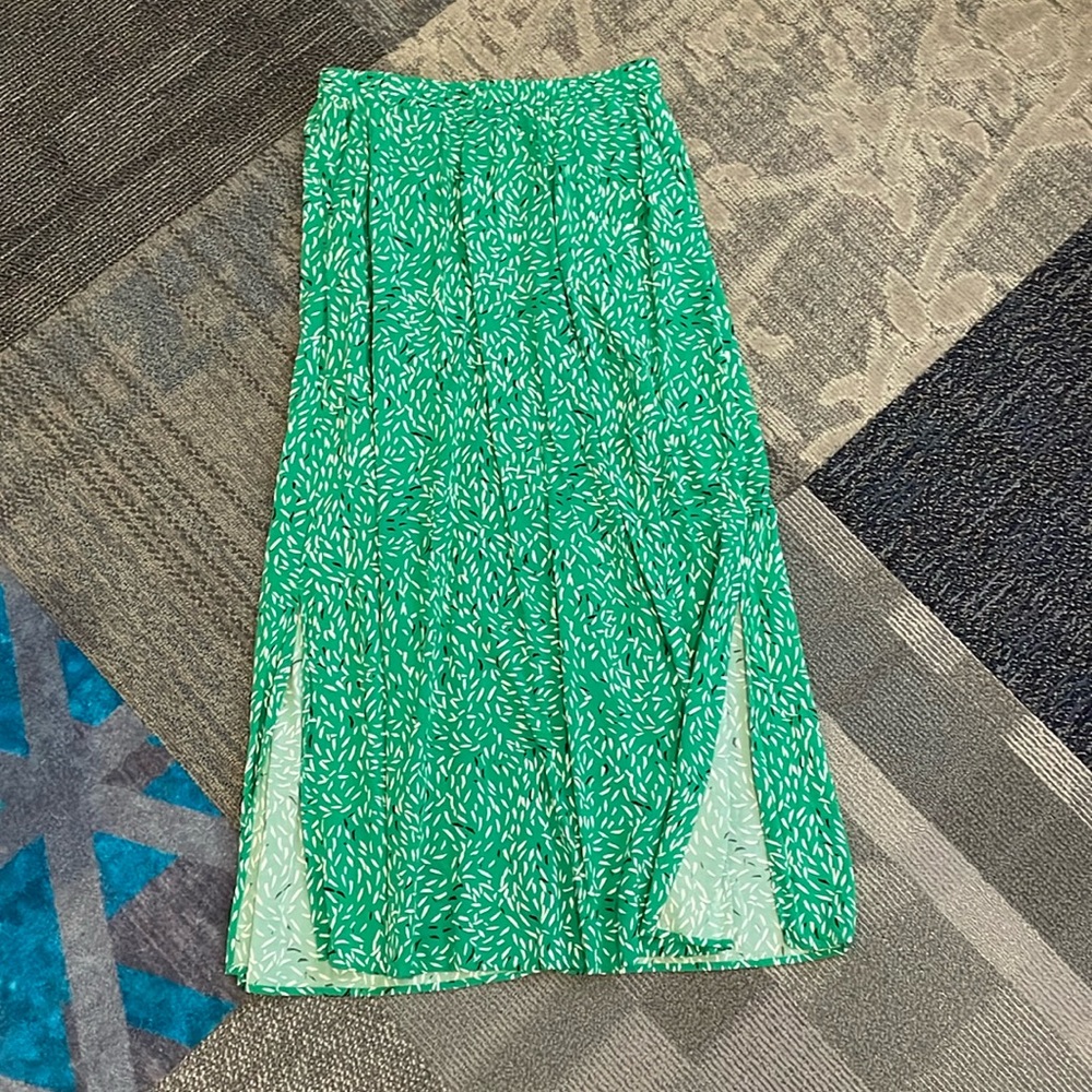 Beautiful skirt with elastic waist